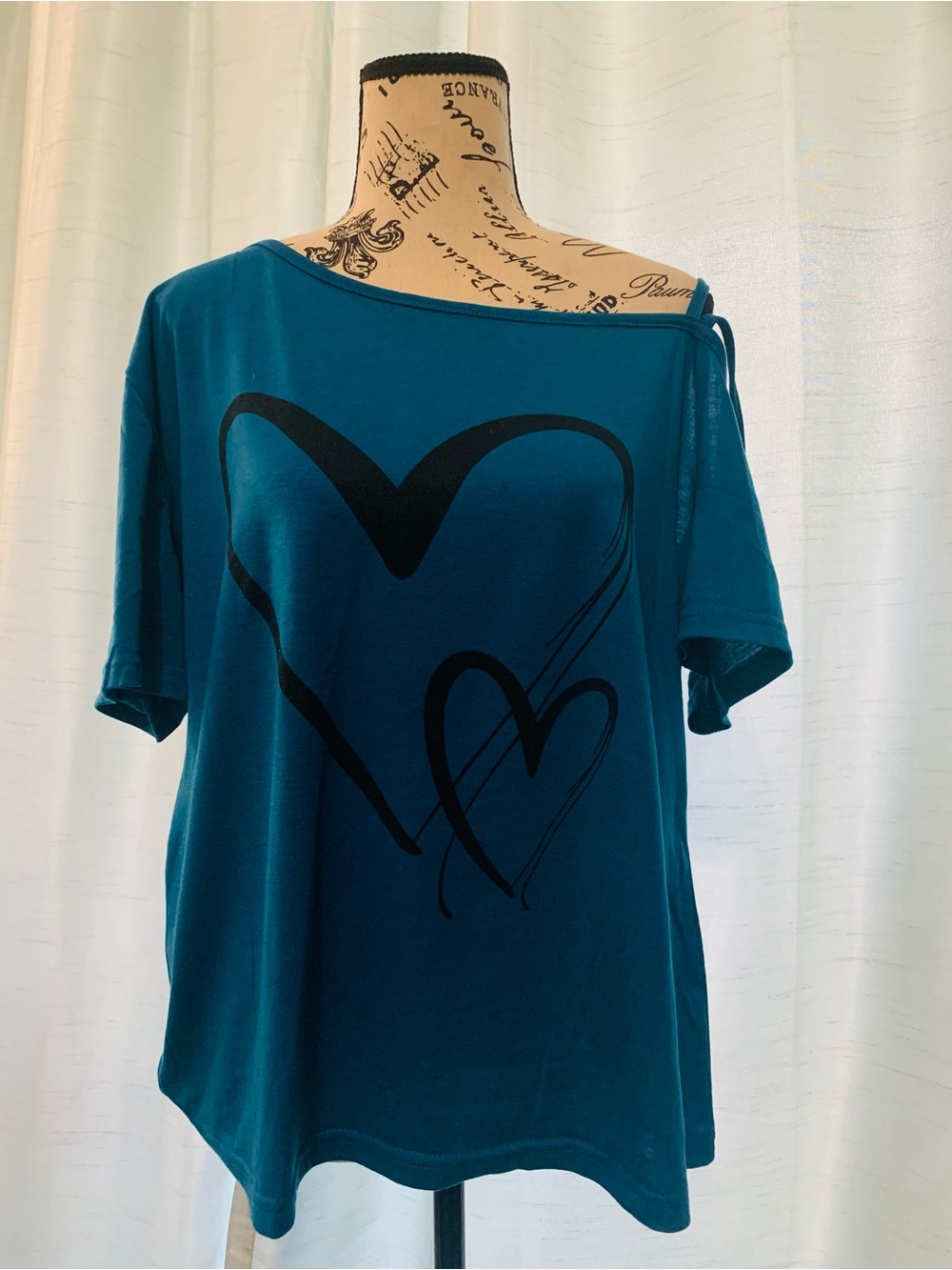 Women’s Teal Heart Graphic Short Sleeve Top